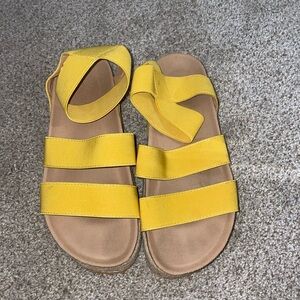 yellow sandals size 5